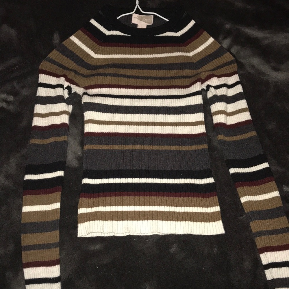 Long-sleeved fitted top!